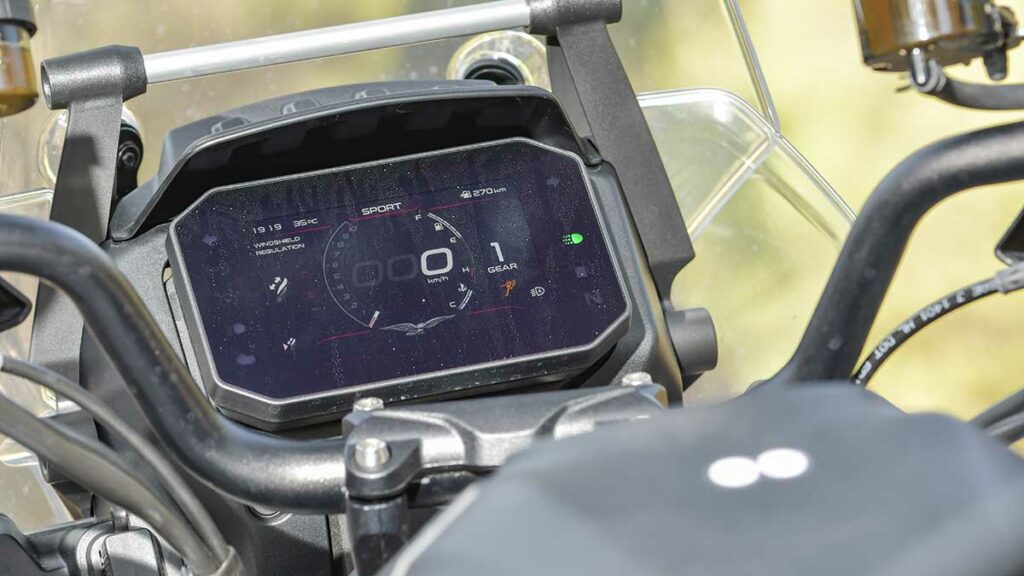 Hemos probado la Moto Guzzi Stelvio 2024 varios días y estos tres detalles nos han encantado 14 Prueba Moto Guzzi Stelvio 2024