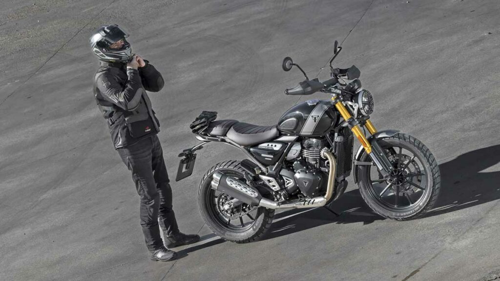 Triumph pone en bandeja para usuarios del carnet A2 el concepto scrambler en una moto excepcional, polivalente y divertida 12 Prueba Triumph Scrambler 400 X 2024