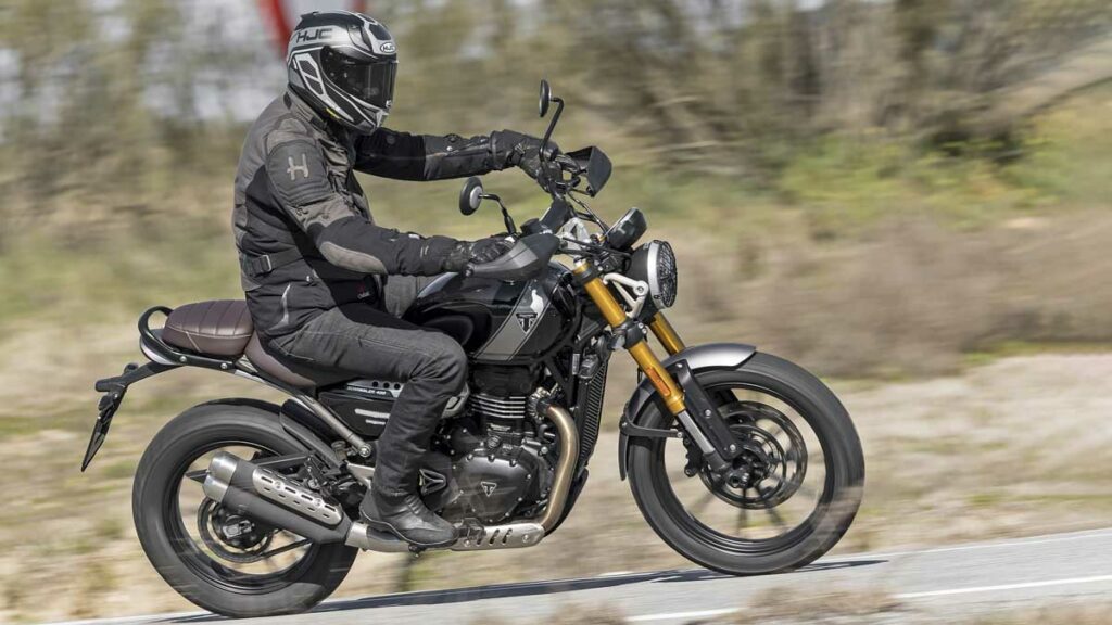 Triumph pone en bandeja para usuarios del carnet A2 el concepto scrambler en una moto excepcional, polivalente y divertida 20 Prueba Triumph Scrambler 400 X 2024