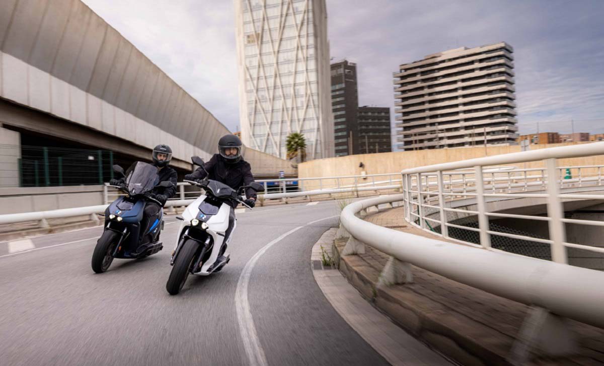 Fotos de Rieju y Ray, unidos en la producción de scooter eléctricos 1 Rieju compra la empresa que fabrica uno de los mejores scooter eléctricos del momento, si no el mejor
