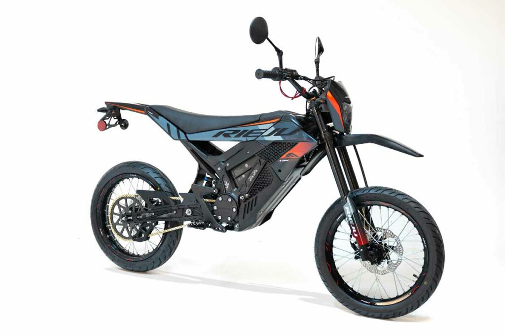Rieju compra la empresa que fabrica uno de los mejores scooter eléctricos del momento, si no el mejor 10 Rieju compra la empresa también española que produce el scooter Ray 7.7