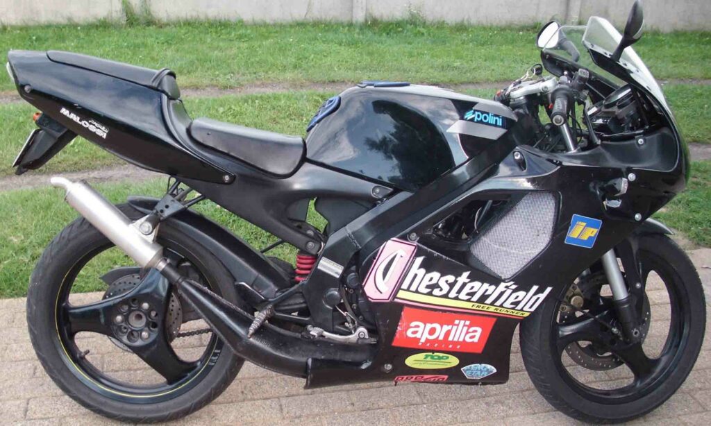 Cinco motos con las que soñaban los jóvenes de los 90 para empezar a montar 13 Aprilia RS 50 1998