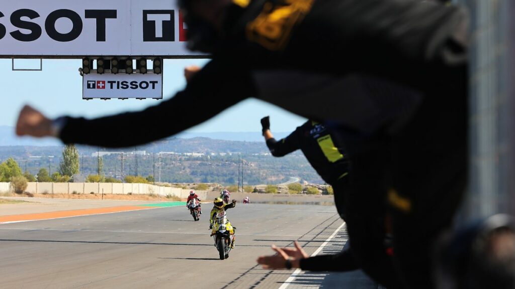 WSBK Aragón: El renacer de Álvaro Bautista en un campeonato decidido para Razgatlioglu 3 Carrera 1 WSBK Aragon