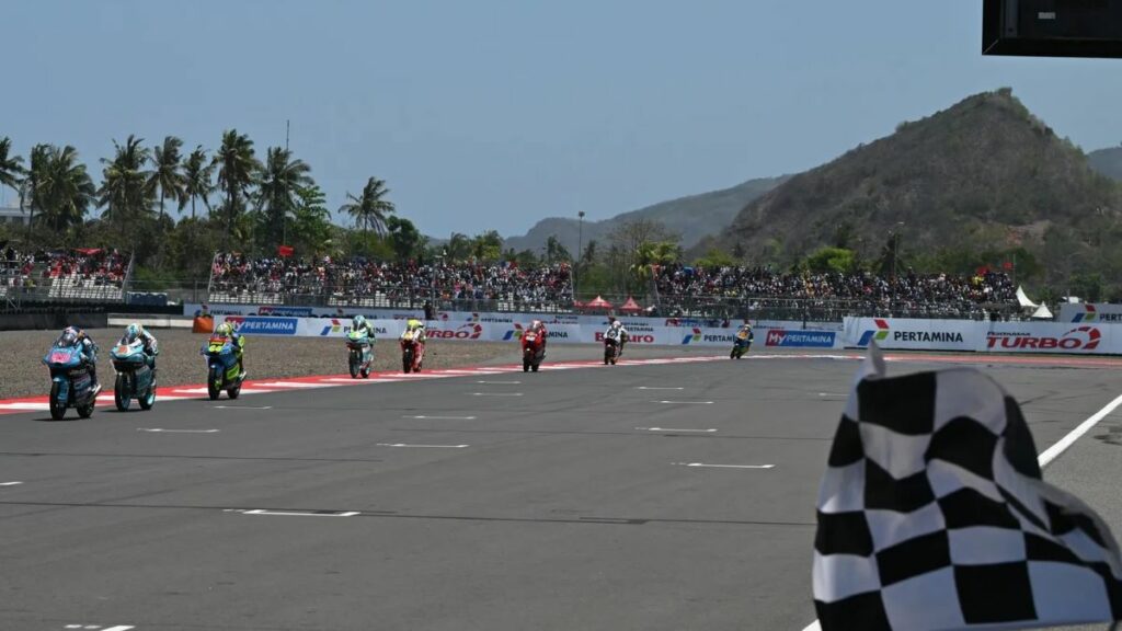 MotoGP Indonesia: Martín recupera terreno y aprieta la lucha por el título 7 Mandalika moto 3 2024