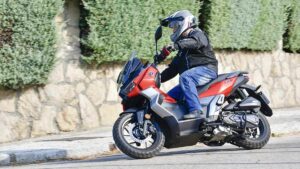 Fotos de los scooter rivales del Voge SR1 ADV