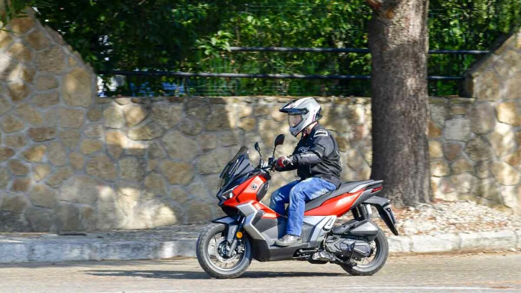 El Voge SR1 ADV sube la apuesta en equipamiento con líneas actuales 15 Prueba Voge SR1 ADV