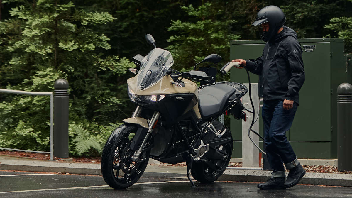 Zero Motorcycles elige ChargeGuru para recargar sus modelos en España
