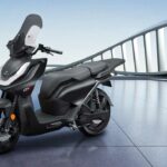 Equipamiento para la lluvia en moto: pantalla superior