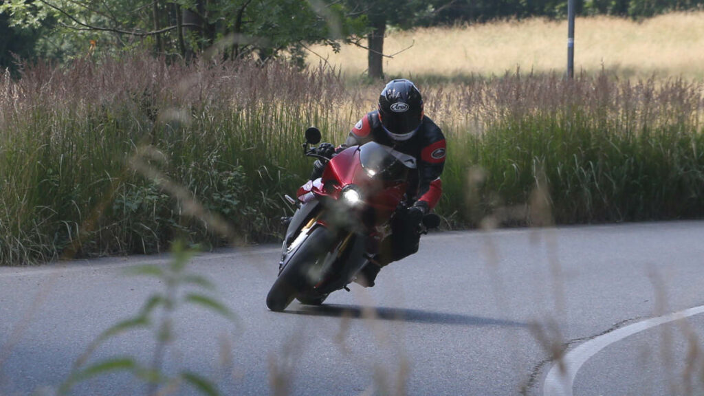 Probamos en exclusiva la especialísima MV Agusta Superveloce 1000 Serie Oro (Parte 2) 13 Prueba de la MV Agusta Superveloce 1000 Serie Oro
