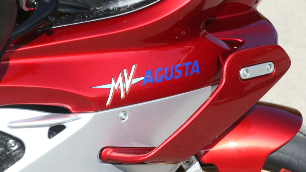 Probamos en exclusiva la especialísima MV Agusta Superveloce 1000 Serie Oro (Parte 1) 15 Prueba de la MV Agusta Superveloce 1000 Serie Oro