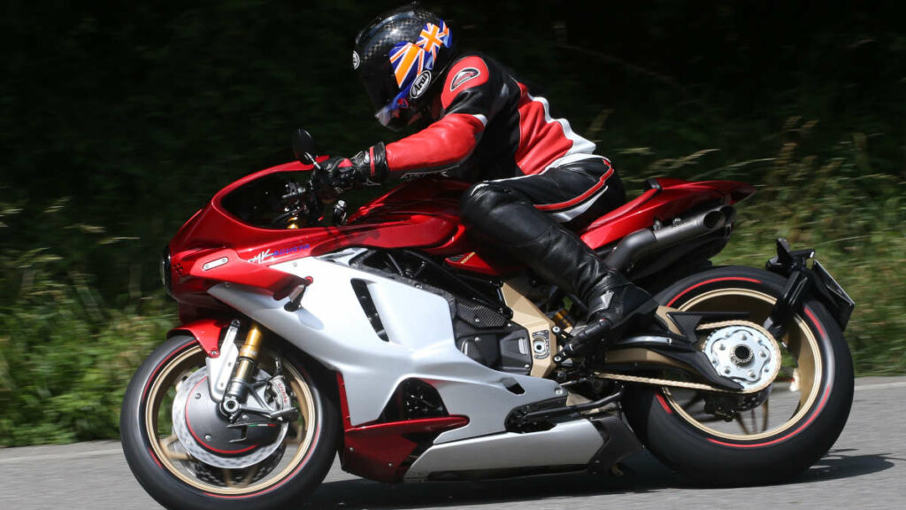 Probamos en exclusiva la especialísima MV Agusta Superveloce 1000 Serie Oro (Parte 2) 15 Prueba de la MV Agusta Superveloce 1000 Serie Oro