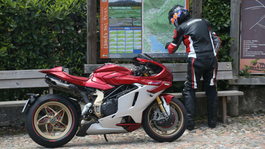 Probamos en exclusiva la especialísima MV Agusta Superveloce 1000 Serie Oro (Parte 1) 14 Prueba de la MV Agusta Superveloce 1000 Serie Oro