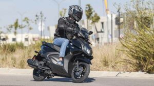 Fotos de scooter baratos para el carnet de coche