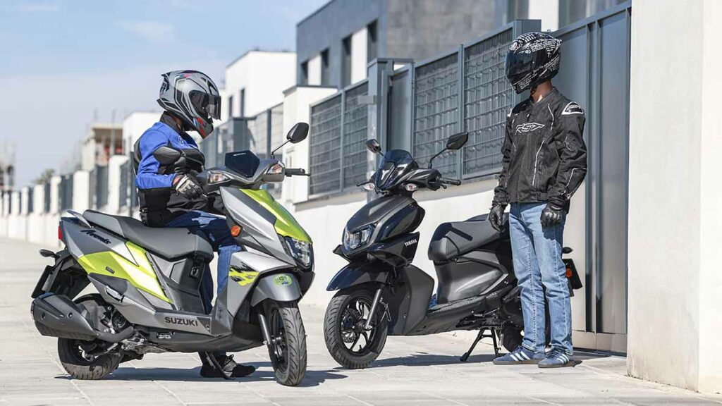 Comparamos el nuevo Yamaha RayZR con el Suzuki Avenis 125, el scooter rival más directo para el carnet B de coche 21 Prueba comparativa entre Yamaha RayZR y Suzuki Avenis 125