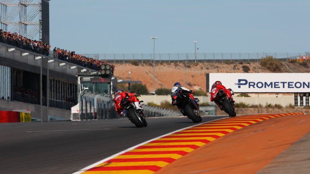 WSBK Aragón: El renacer de Álvaro Bautista en un campeonato decidido para Razgatlioglu 4 superpole race aragon