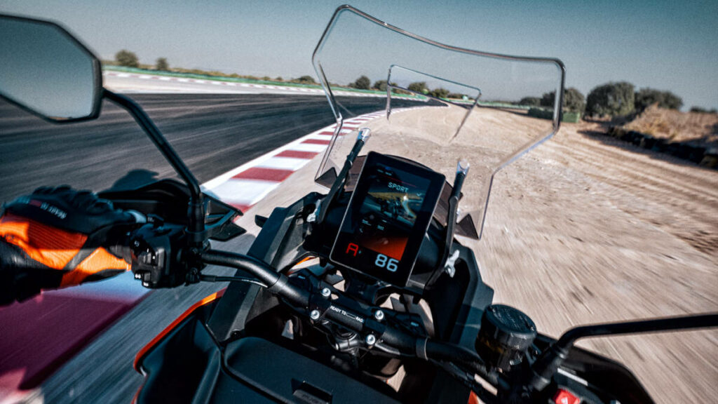El nuevo buque insignia trail de KTM lo apuesta todo al rendimiento: la KTM 1390 Super Adventure S EVO 2025 llega dispuesta a reinar en su segmento 14 KTM 1390 Super Adventure S EVO 2025