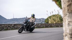 Fotos del Aprilia SR GT 125, el scooter urbano aventurero de la firma de Noale