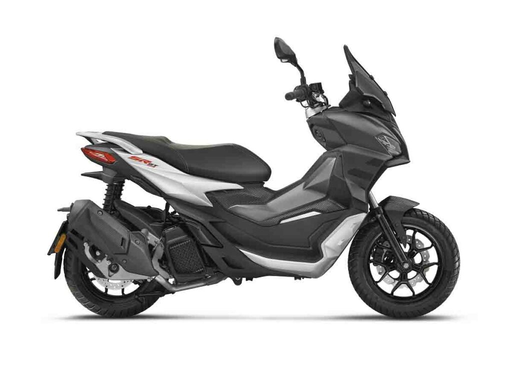 Con espíritu trail y en oferta: este scooter SUV de Aprilia de 125 cuesta 59 euros al mes 15 Aprilia SR GT 125