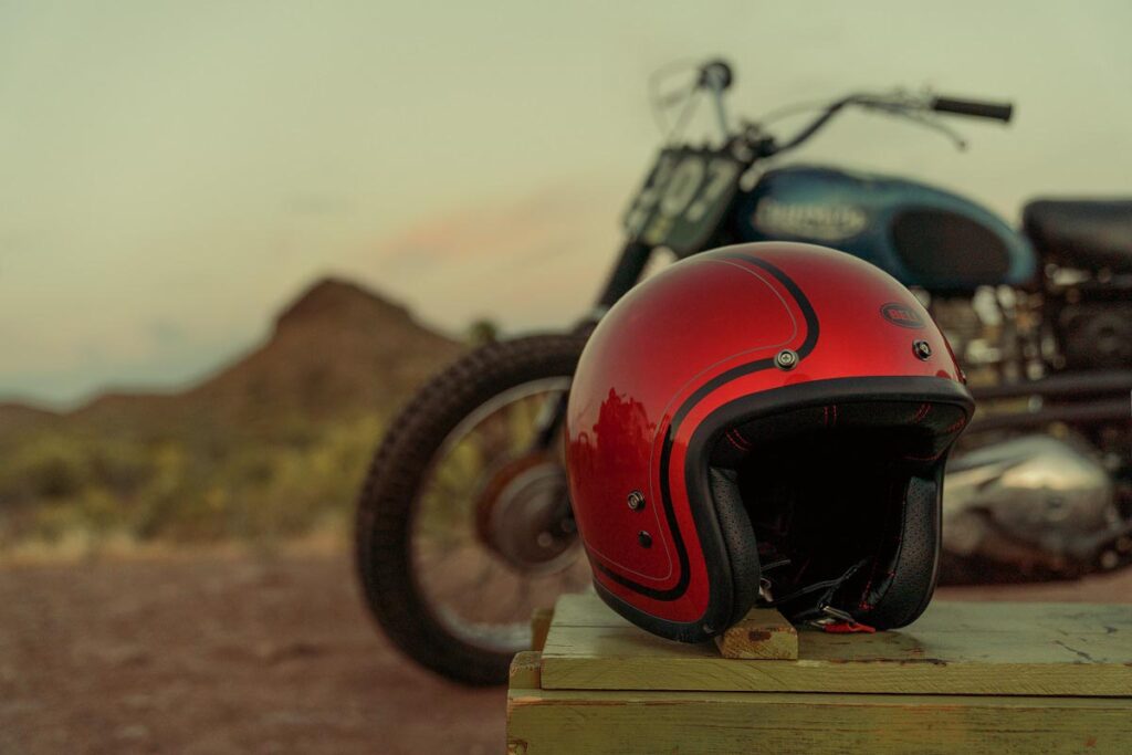 Casco de moto: elige el más adecuado para cada situación 13 Casco abierto Bell Custom 500