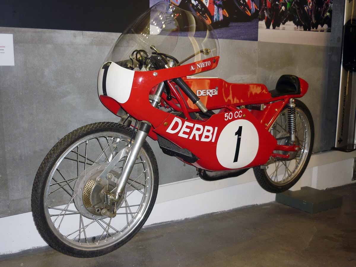 La moto clásica de Rafa Nadal que te sorprenderá: con ella Ángel Nieto ganó su primer Mundial 4 Derbi 500 Campeona del Mundo con Ángel Nieto en 1969.