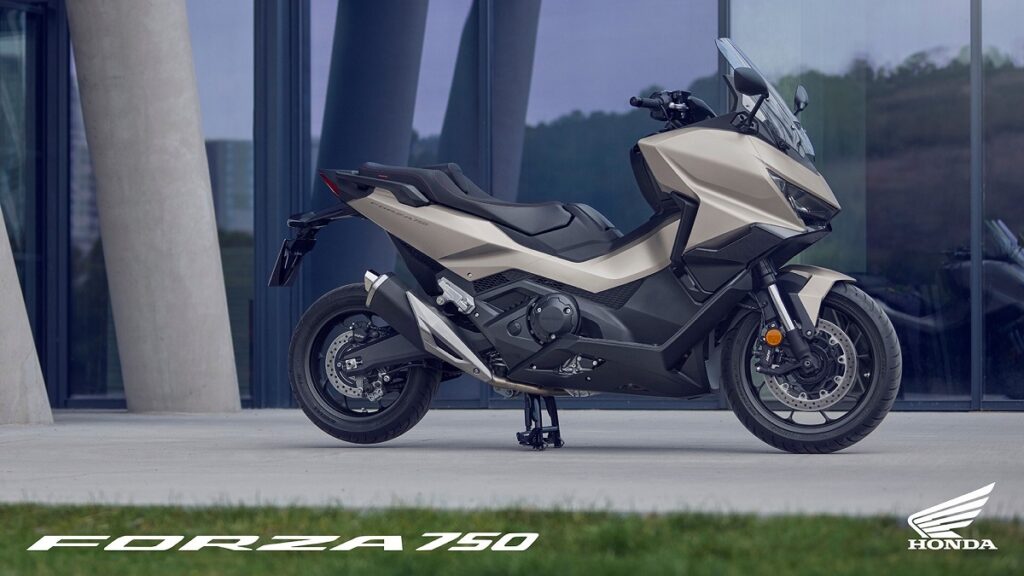 Los nuevos scooters para el carnet A2 que despuntarán en 2025 12 Fotos de los Honda Forza 125, 350 y 750 en su nueva versión 2025