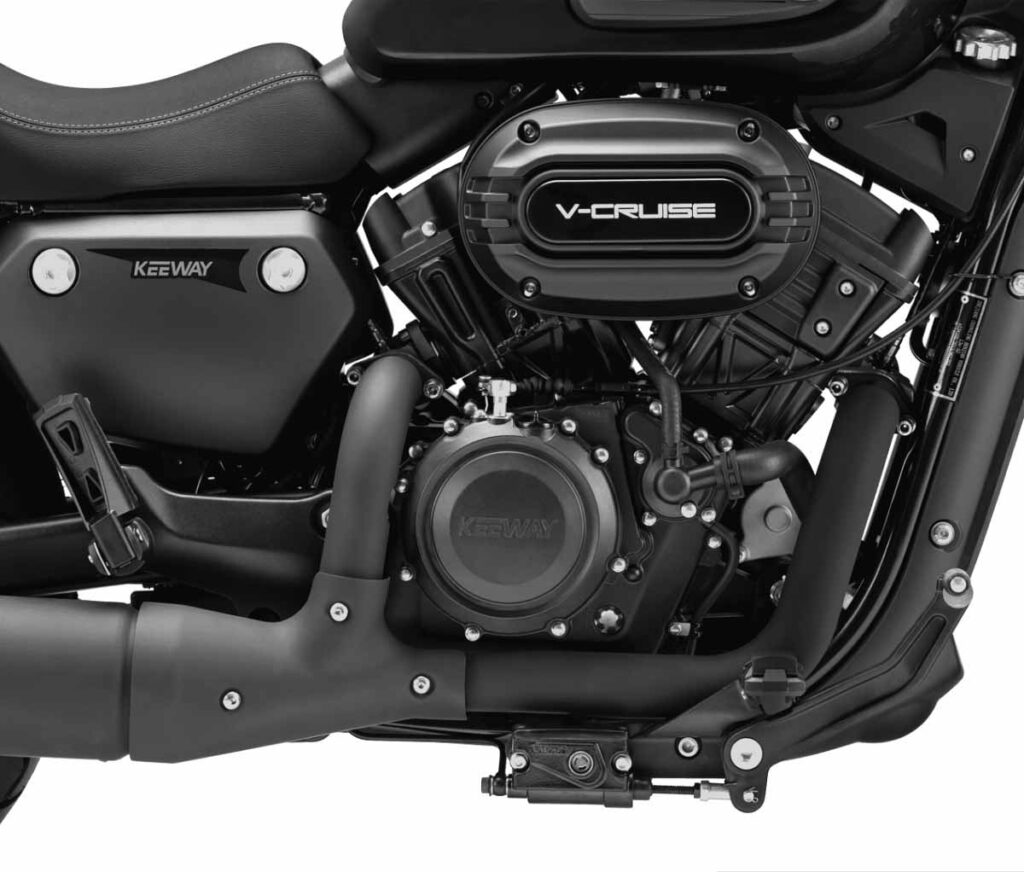 Con dos cilindros en V y en oferta: esta Keeway custom de 125 cc tiene 500 euros de rebaja 12 Keeway V-Cruise 125