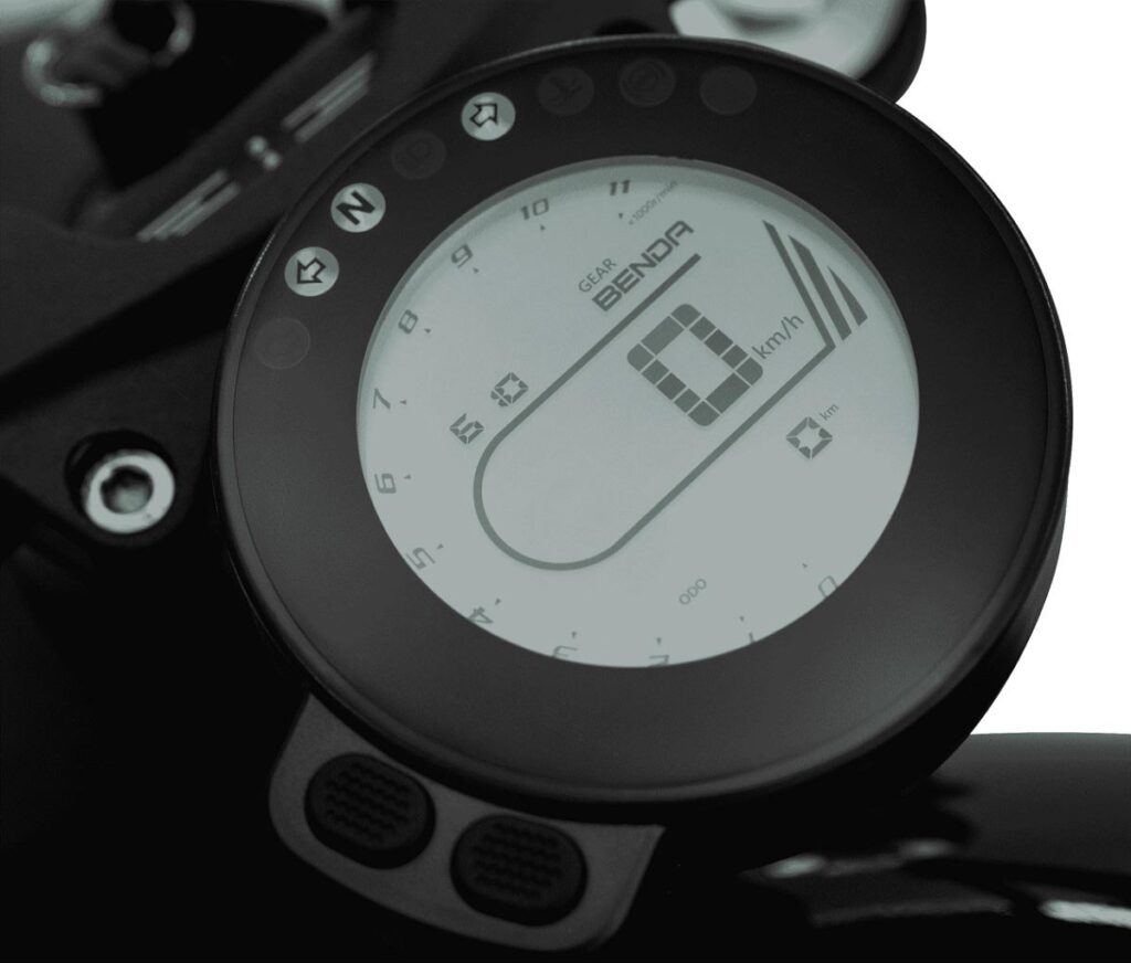 Con dos cilindros en V y en oferta: esta Keeway custom de 125 cc tiene 500 euros de rebaja 13 Keeway V-Cruise 125