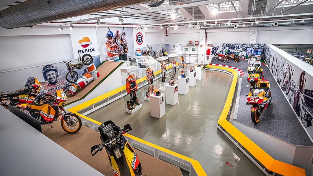 Fotos de la exposición Repsol en el Museo de la Moto Made in Spain 1 Exposición Repsol en el Museo de la Moto Made in Spain