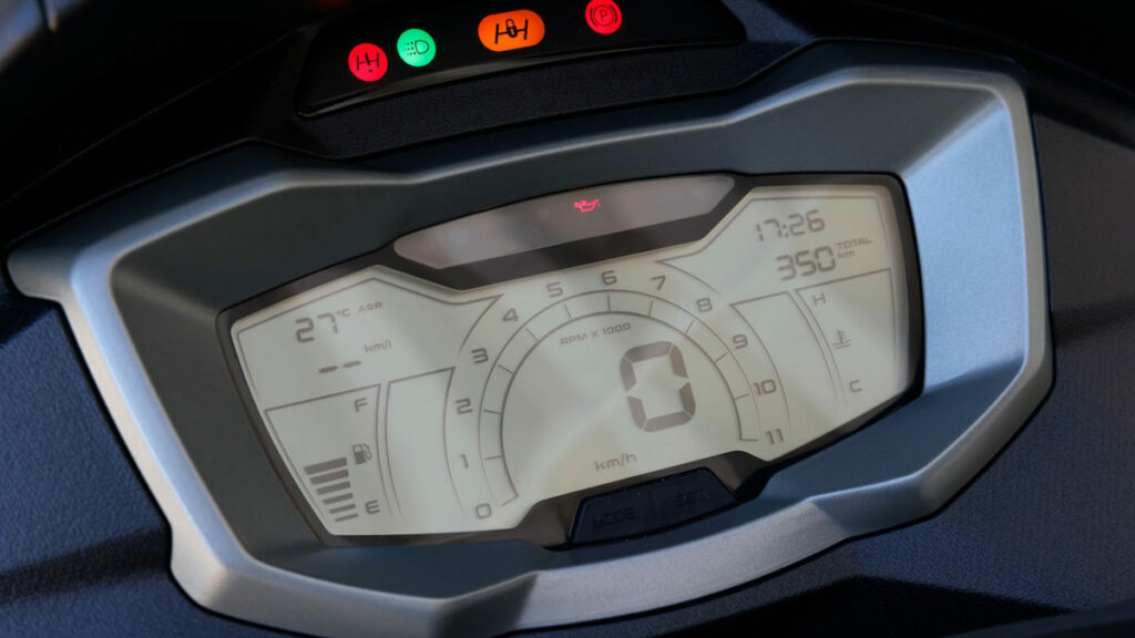Probamos el scooter de tres ruedas para el carnet de coche líder que sube un peldaño su estatus "premium" 14 Prueba Piaggio MP3 310