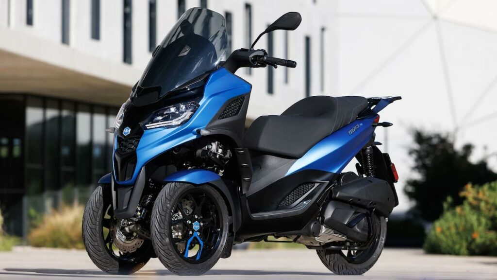 Probamos el scooter de tres ruedas para el carnet de coche líder que sube un peldaño su estatus "premium" 11 Prueba Piaggio MP3 310