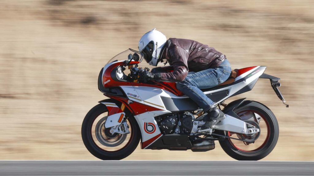 He probado la Bimota KB4 y estos tres detalles la convierten en una moto espectacular 14 Prueba Bimota KB4