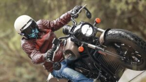 Fotos de las rivales de la Indian Scout Bobber 1250