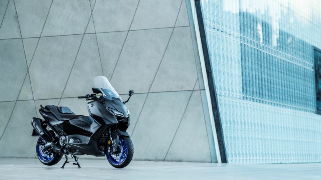 9 marcas con scooters para el carnet A2 que son novedades en 2025 22 Yamaha TMAX 2025