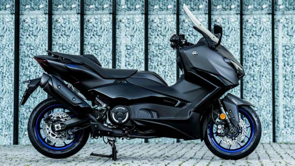 Los nuevos scooters para el carnet A2 que despuntarán en 2025 20 Yamaha TMAX 2025