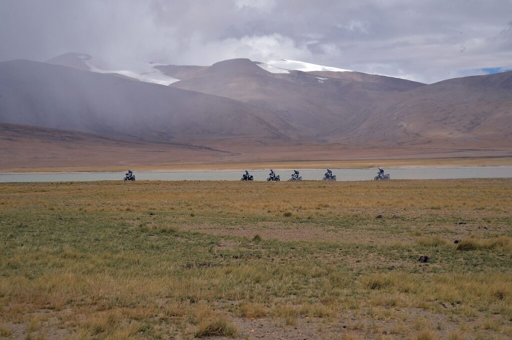 Metzeler y Honda consiguen alcanzar con éxito una proeza de altura... ¡más de 21.000 metros! 16 Aventura Metzeler-Honda en Ladakh, India