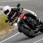 Prueba de la Triumph Street Triple R A2 2024