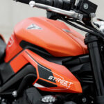 Prueba de la Triumph Street Triple R A2 2024