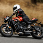 Prueba de la Triumph Street Triple R A2 2024
