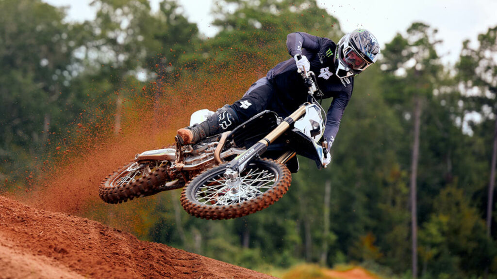 Triumph se mete de lleno en el motocross de élite con la nueva TF 450-RC Edition 10 Triumph TF 450-RC Edition 2025