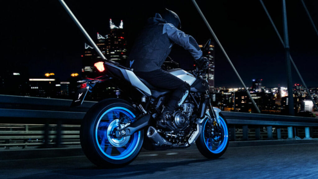 La Yamaha MT-07 2025 se actualiza para volverse más tecnológica gracias al Y-AMT 4 Yamaha MT-07 2025
