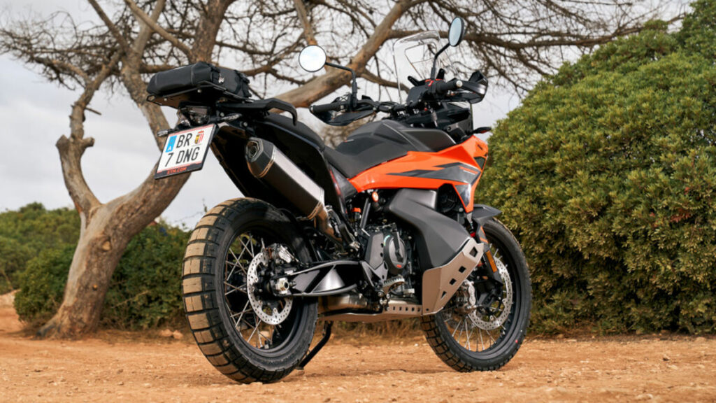 La nueva KTM 790 Adventure 2025 promete un mejor rendimiento offroad 9 KTM 790 Adventure