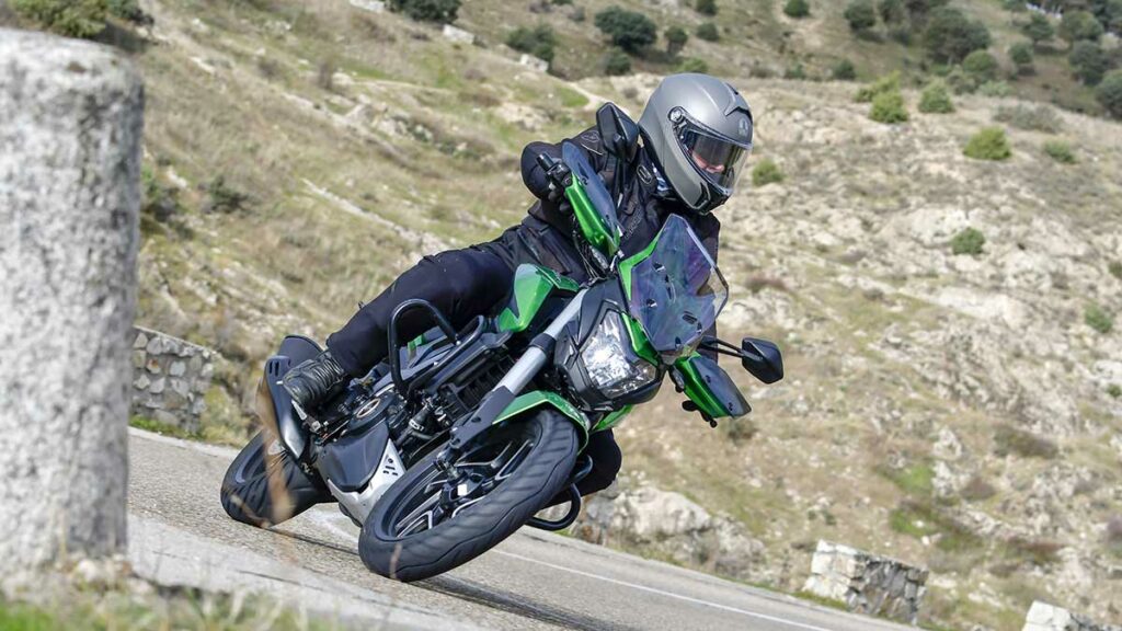 Los precios y rivales de una de las motos más gamberras del mercado 14 Rivales de la Royal Enfield Guerrilla 450