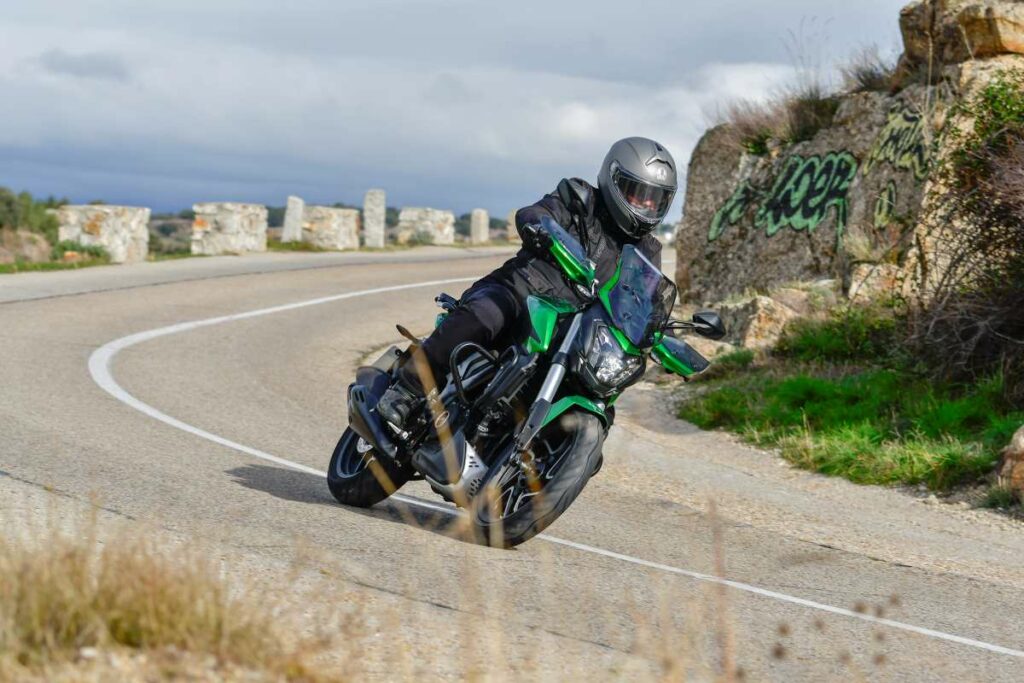 Bajaj Dominar D400 2025