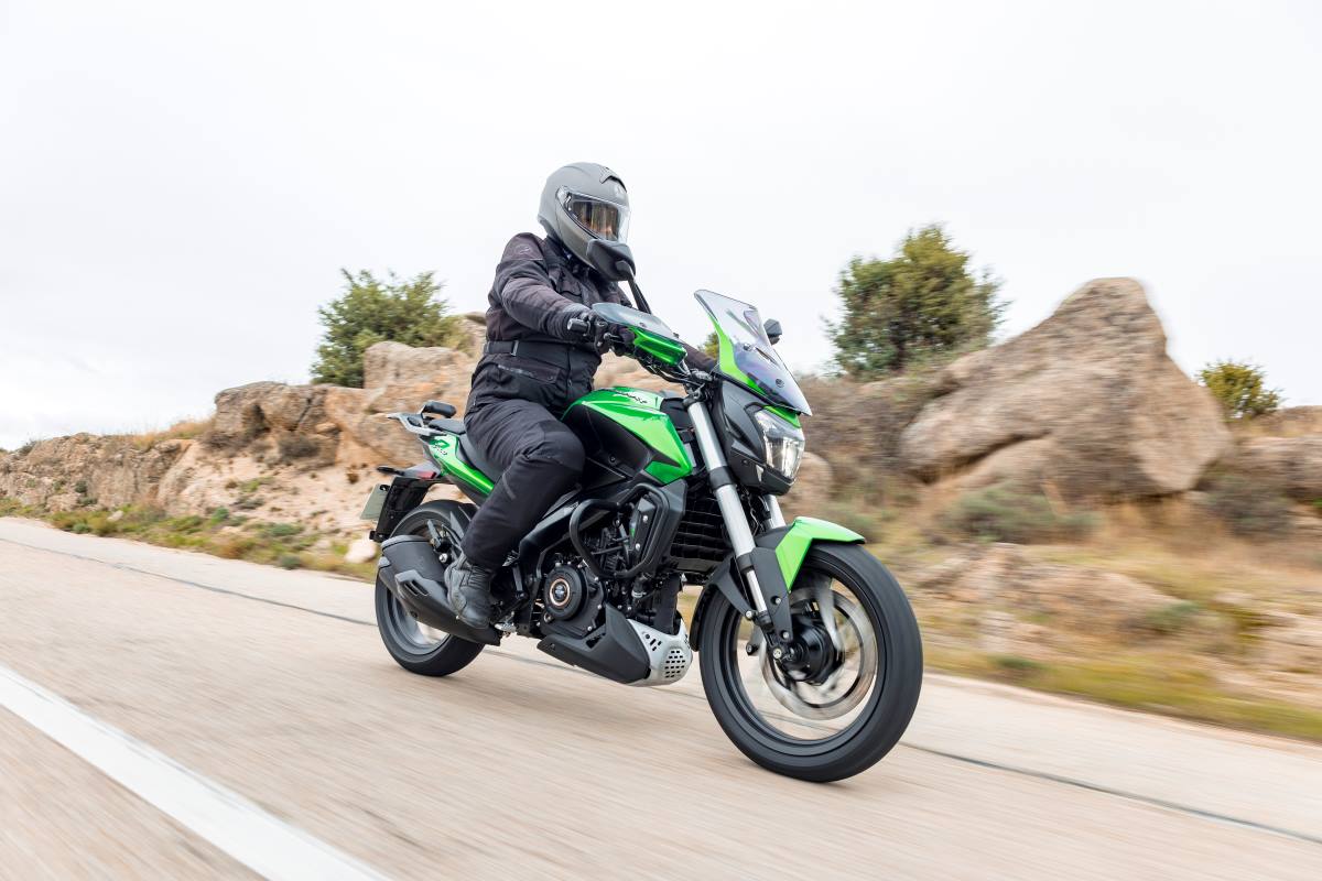 Fotos prueba Bajaj Dominar D400 2025