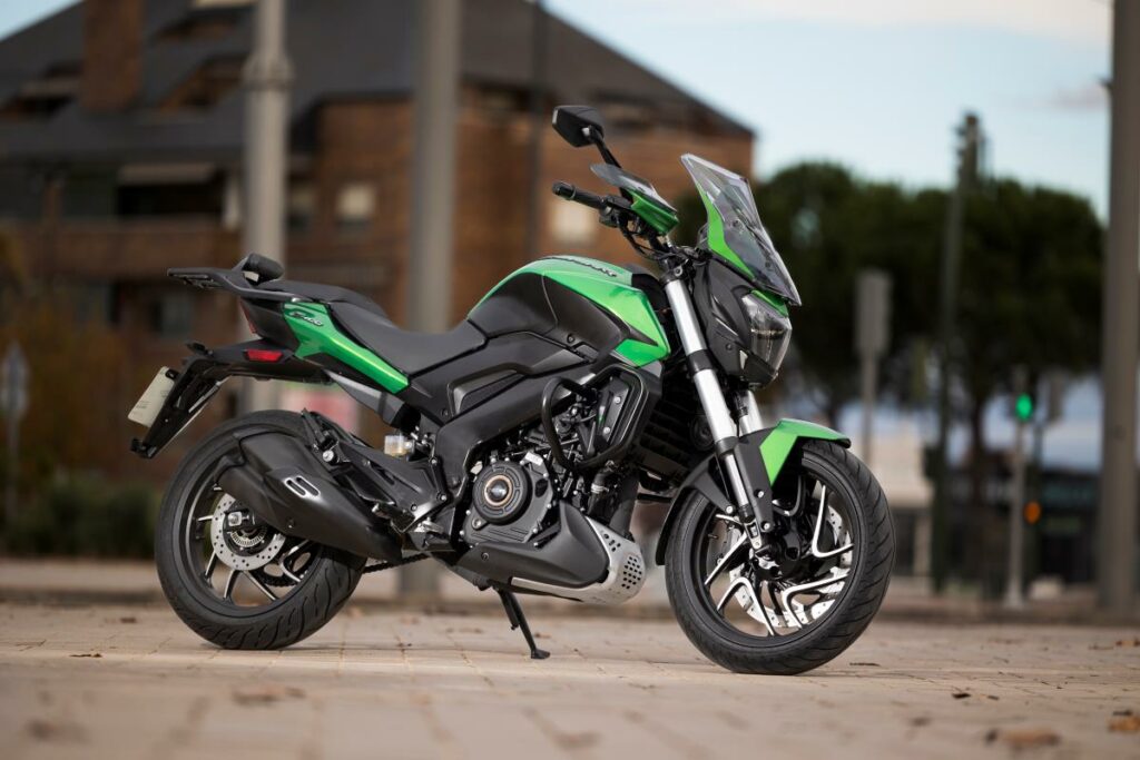 La moto para el carnet A2 que viene a redescubrir un segmento en vías de extinción 11 Bajaj Dominar D400 2025