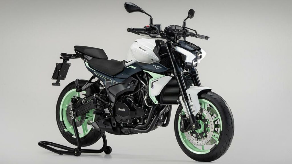 Encuentra tu moto naked ligera con carnet A2 favorita entre las novedades 2025 10 Benelli Tornado Naked Twin 500 2025