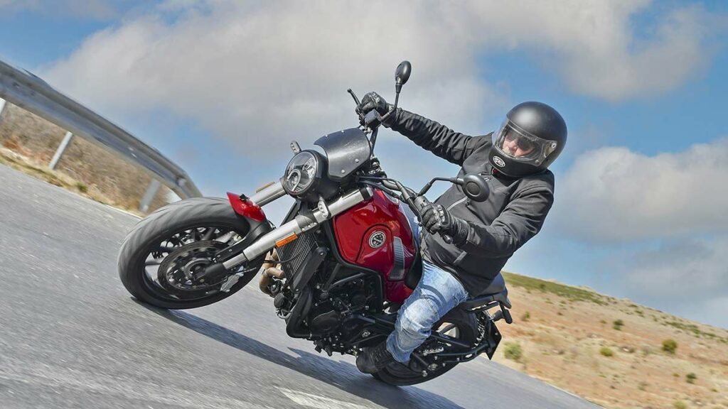 Los precios y rivales de una de las motos más gamberras del mercado 19 Rivales de la Royal Enfield Guerrilla 450