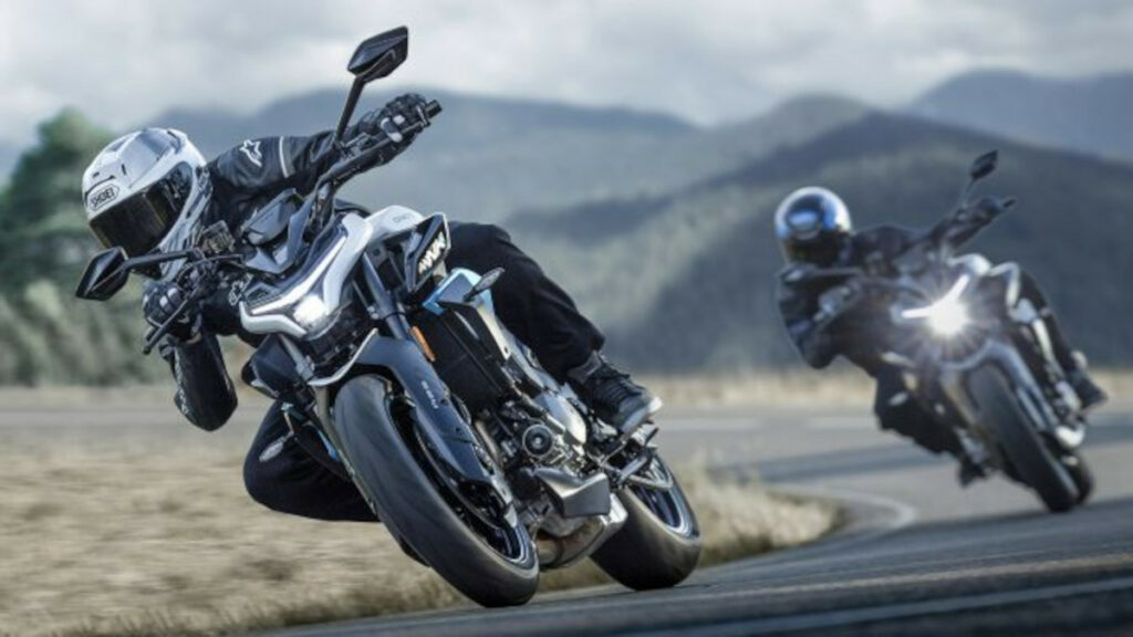 CFMOTO desvela por fin sus deportivas tricilíndricas en EICMA 2024 y sorprende con una futura superbike V4 10 CFMOTO en el Salón EICMA de Milán 2024