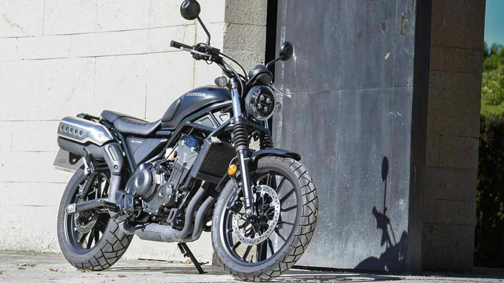 Los precios y rivales de una de las motos más gamberras del mercado 20 Rivales de la Royal Enfield Guerrilla 450