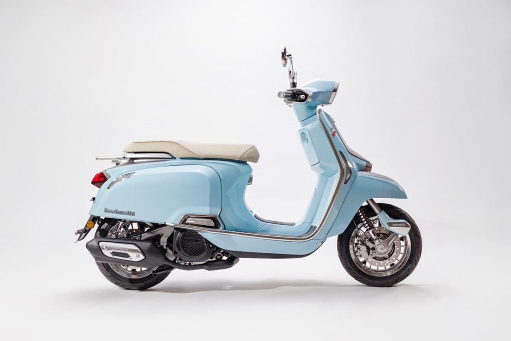 Los 11 scooters 125 para el carnet de coche que se presentan como novedades en 2025 12 Lambretta J Starwave 125 2025